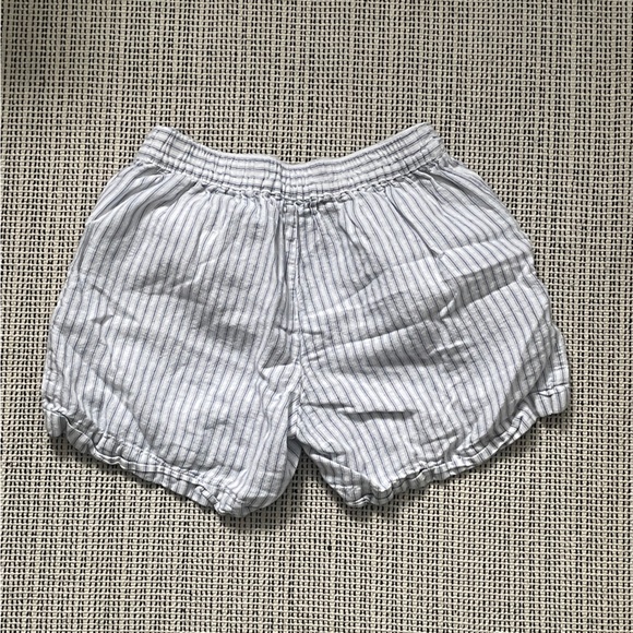 GAP Kids Large White & Light Blue Stripped Shorts - Picture 1 of 2